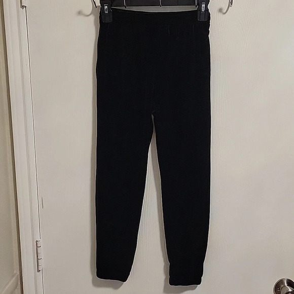 New With Tag Girls 2 Piece Top & Pants with Matching Hair Clip Size 8 Velor Soft - Picture 8 of 9